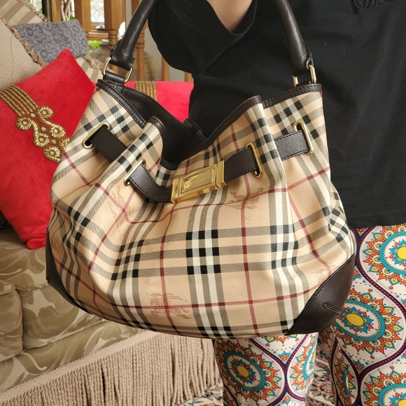 SOLD Burberry bag - Picture 6 of 8
